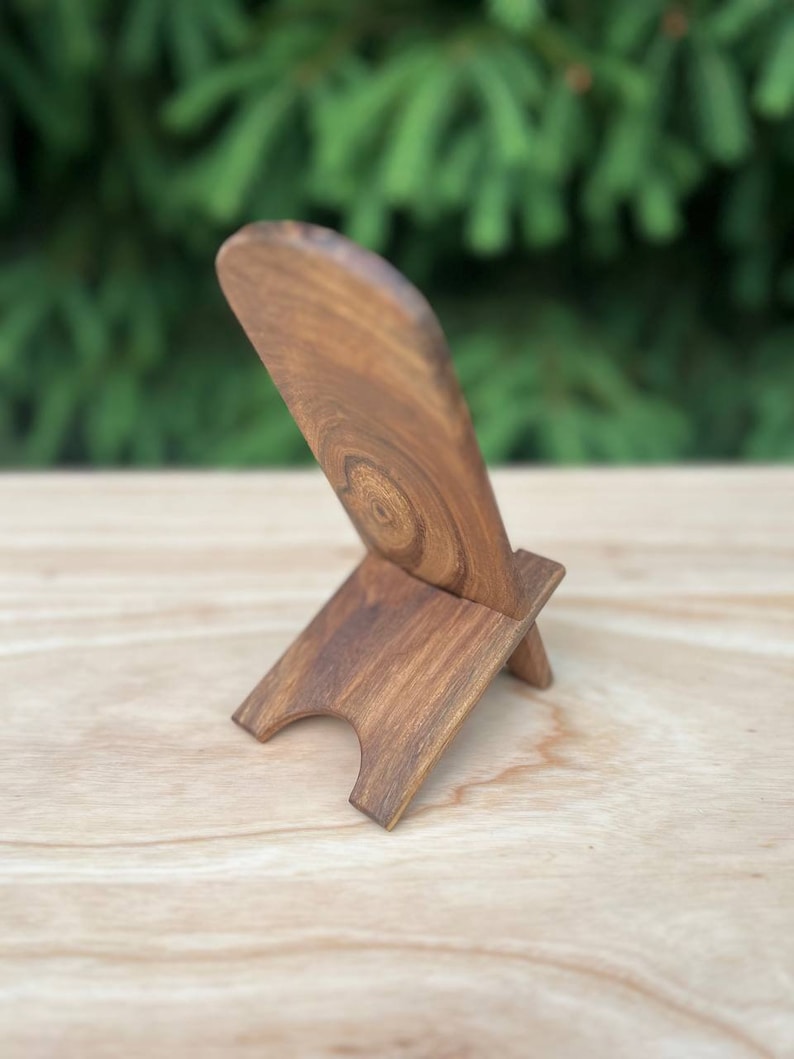 Jhati Walnut phone stand